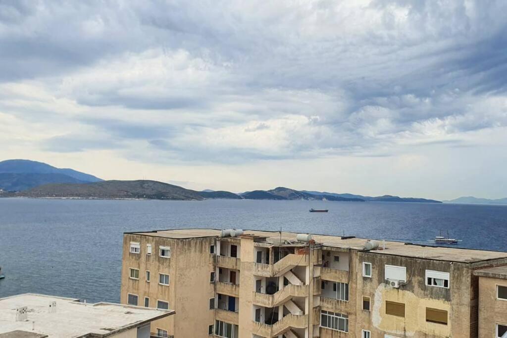 Glen'S Rooftop Sarande Exterior photo
