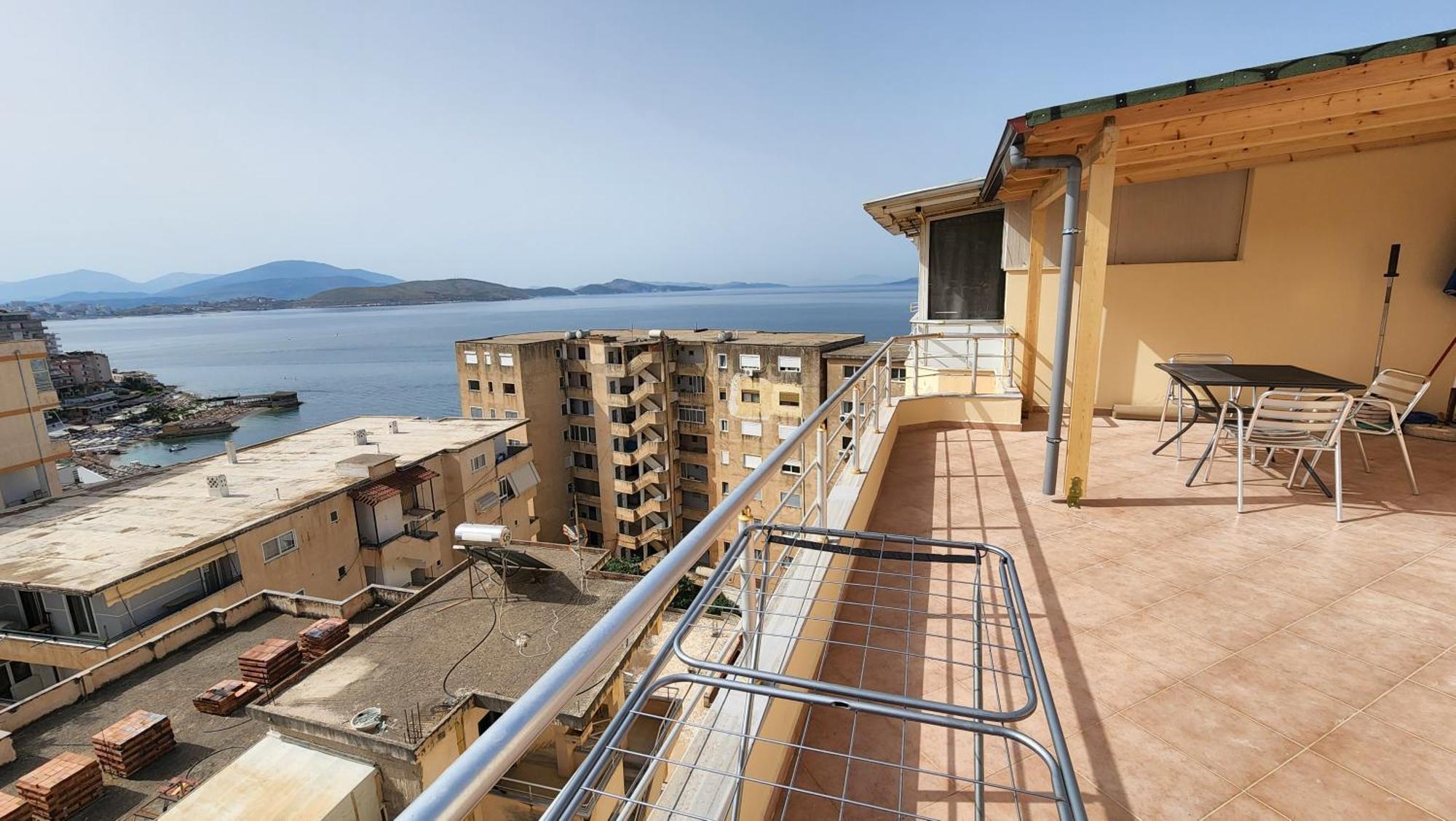 Glen'S Rooftop Sarande Exterior photo